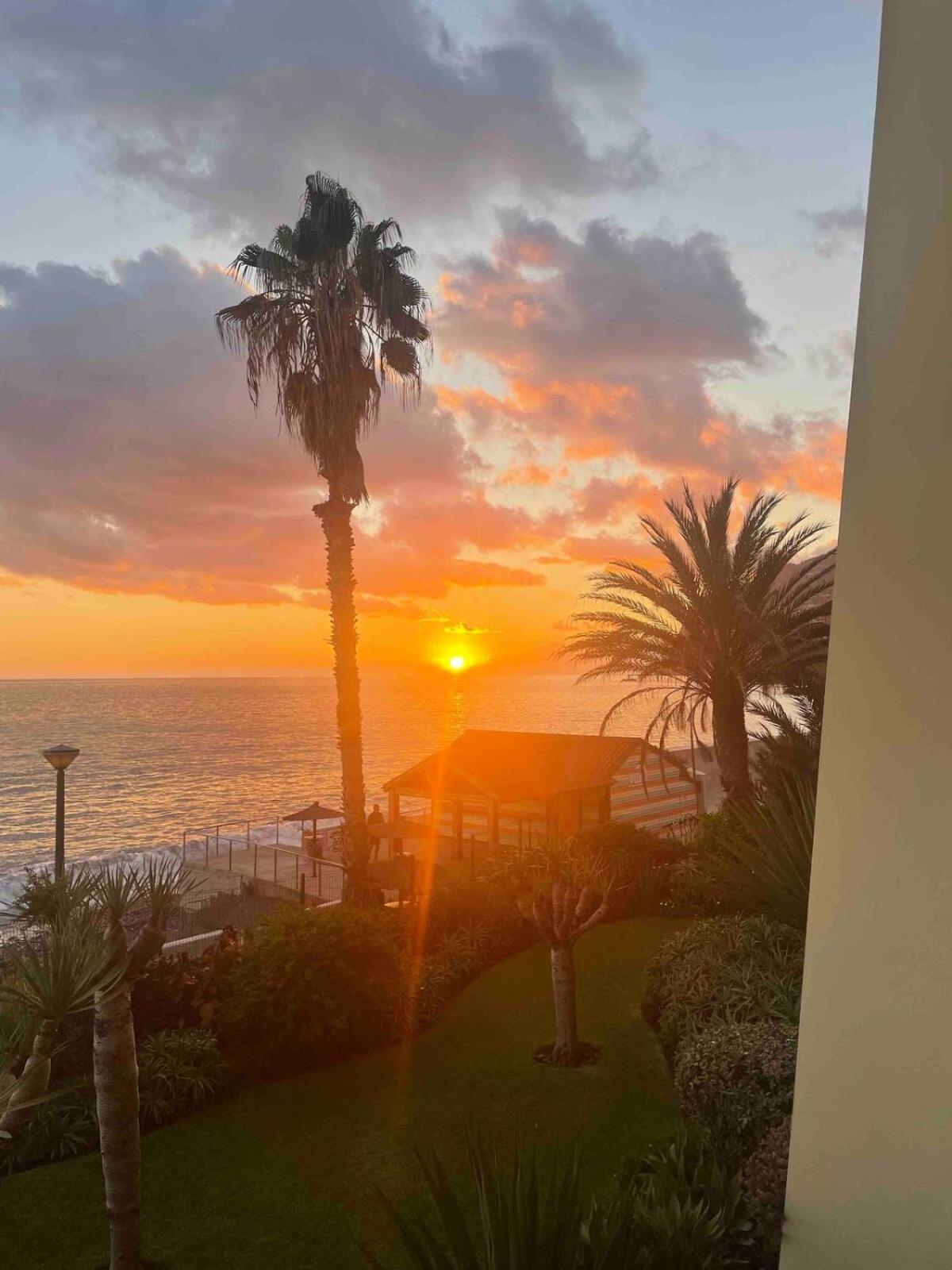 Serene Seaside Praia Formosa Funchal  Exterior photo